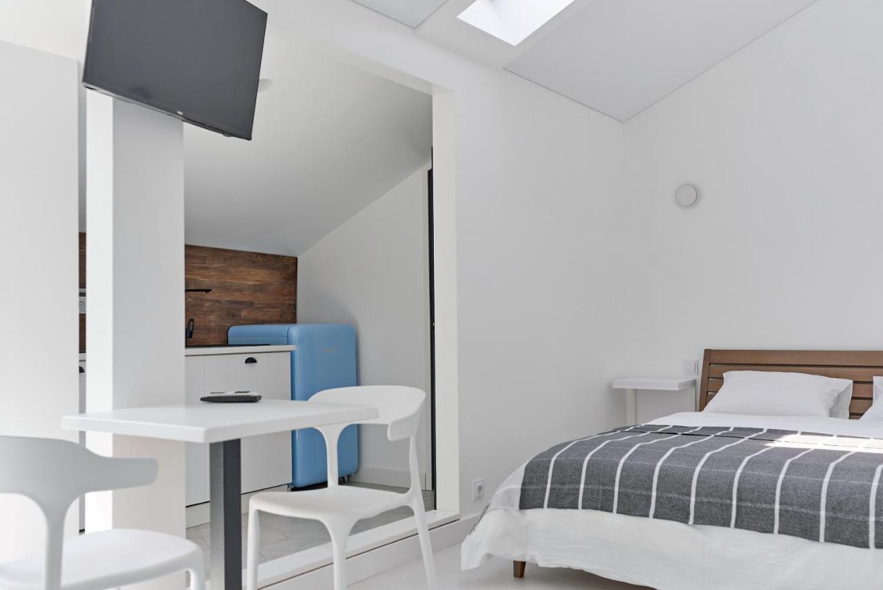 White Door Apartments Mansard Heart Of Odessa 2 المظهر الخارجي الصورة