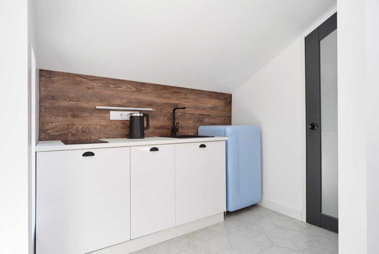White Door Apartments Mansard Heart Of Odessa 2 المظهر الخارجي الصورة