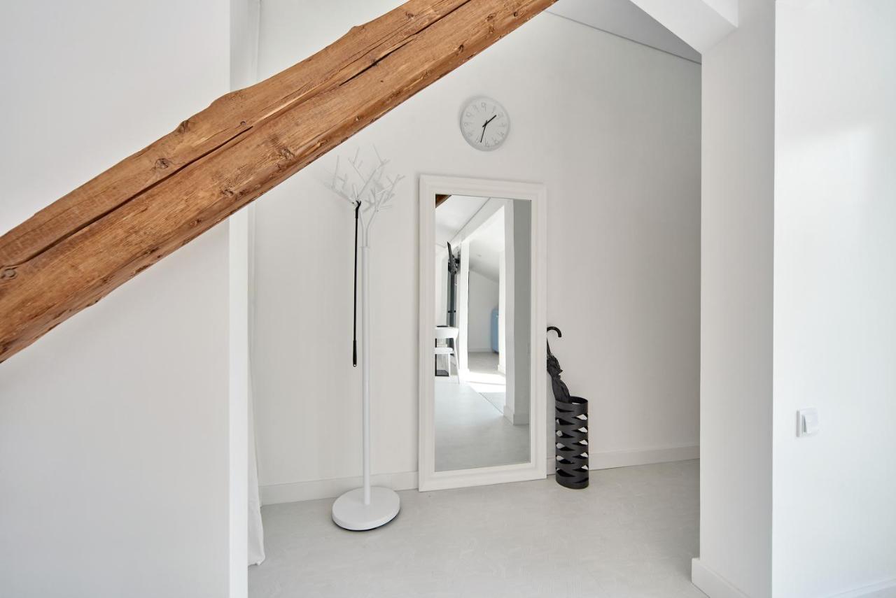 White Door Apartments Mansard Heart Of Odessa 2 المظهر الخارجي الصورة